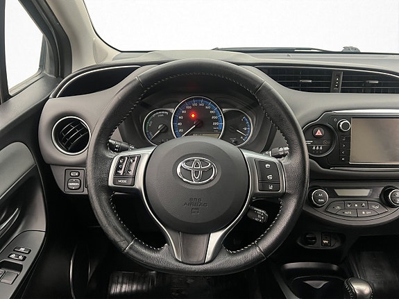 Toyota Yaris 12 of 29