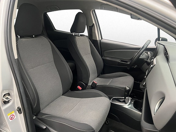 Toyota Yaris 24 of 29