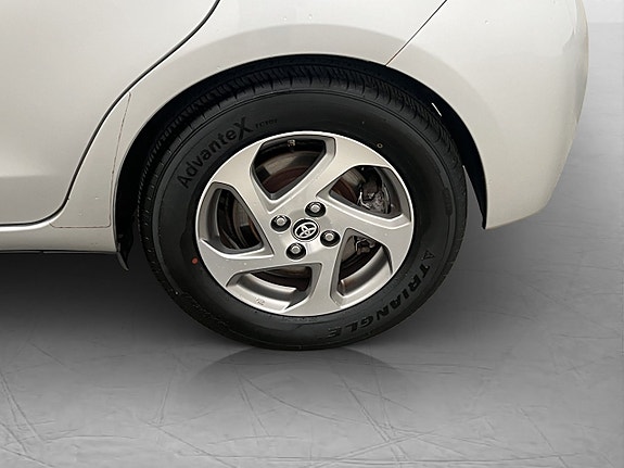 Toyota Yaris 27 of 29