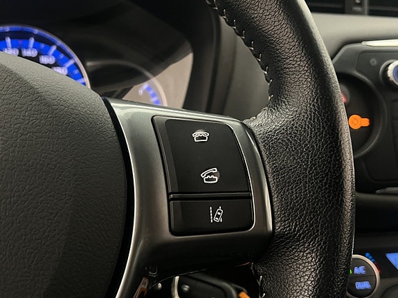 Toyota Yaris 16 of 29