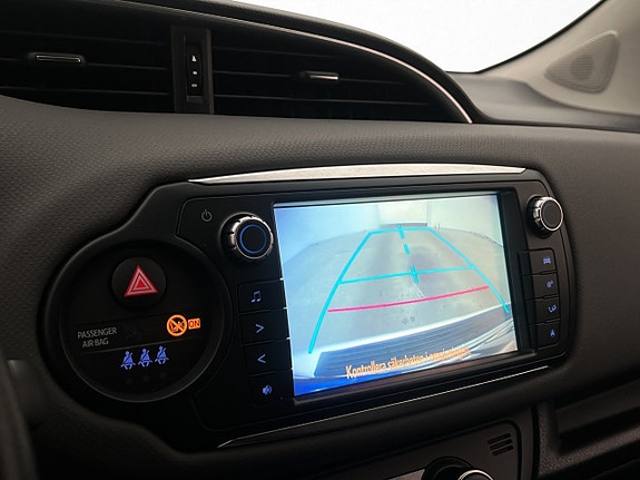 Toyota Yaris 18 of 29
