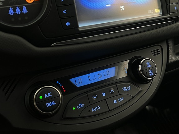 Toyota Yaris 20 of 29