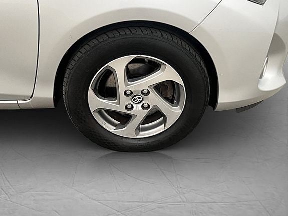 Toyota Yaris 29 of 29