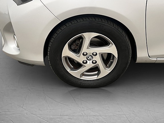 Toyota Yaris 26 of 29
