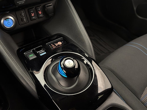 Nissan Leaf 25 of 30