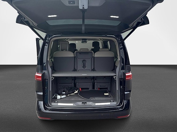Volkswagen Multivan 12 of 12