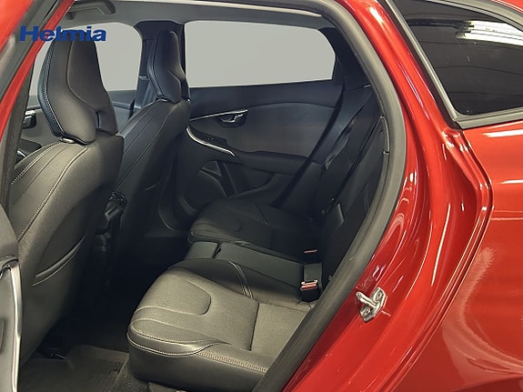 Volvo V40 Cross Country 9 of 10