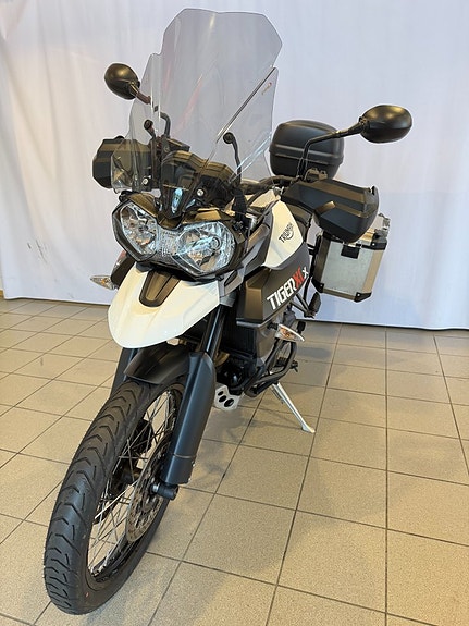 Triumph Tiger 800 XCX 6 of 9