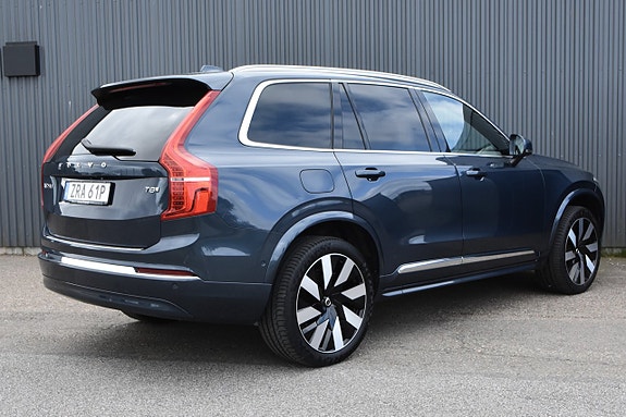 Volvo XC90 2 of 27