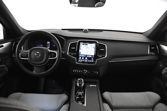 Volvo XC90 13 of 27