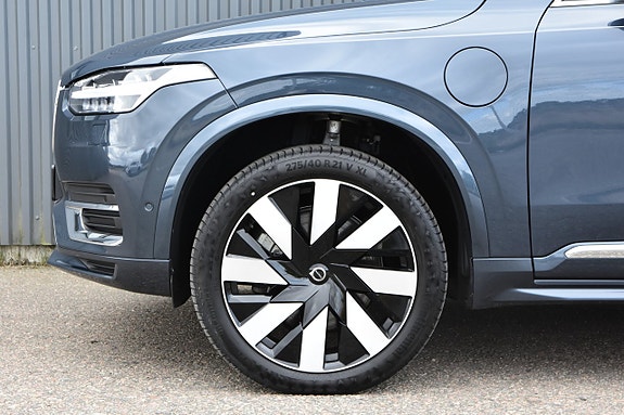Volvo XC90 5 of 27
