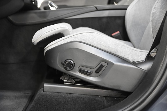 Volvo XC90 14 of 27