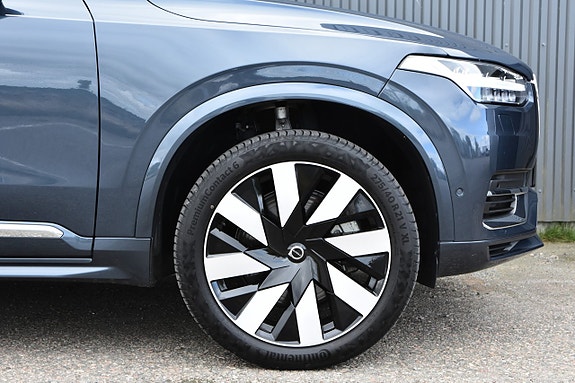 Volvo XC90 4 of 27
