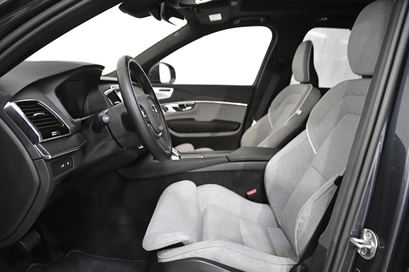 Volvo XC90 10 of 27
