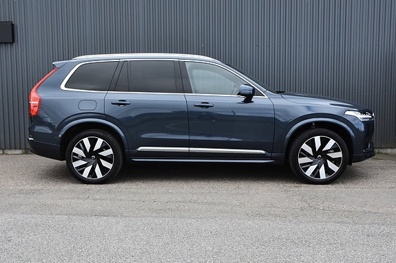 Volvo XC90 3 of 27