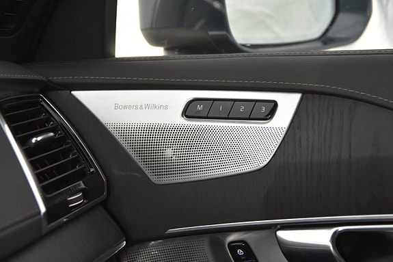 Volvo XC90 15 of 27