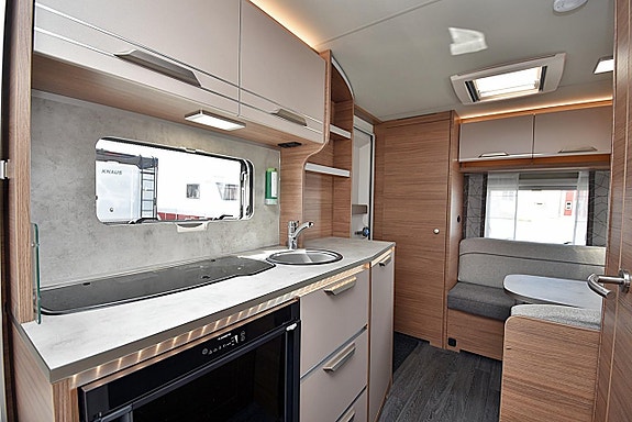 Knaus 420 QD Sport, Dubbelbädd 15 of 23