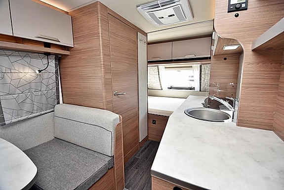 Knaus 420 QD Sport, Dubbelbädd 6 of 23