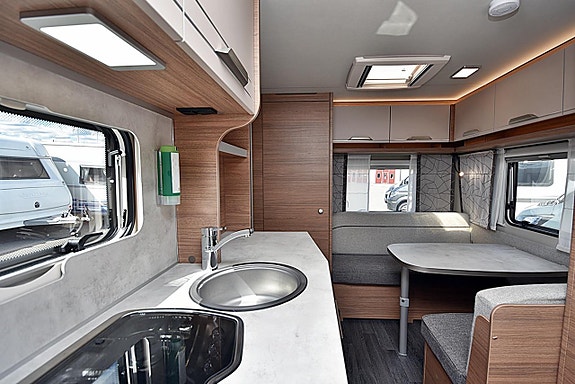 Knaus 420 QD Sport, Dubbelbädd 16 of 23
