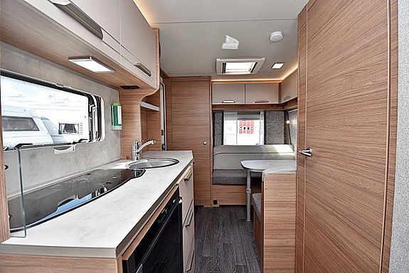 Knaus 420 QD Sport, Dubbelbädd 14 of 23