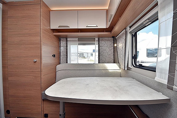 Knaus 420 QD Sport, Dubbelbädd 17 of 23