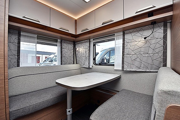 Knaus 420 QD Sport, Dubbelbädd 18 of 23