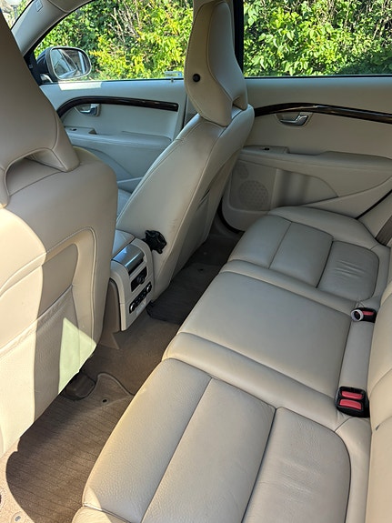 Volvo V70 6 of 11
