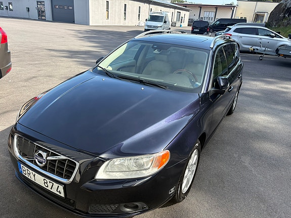 Volvo V70 4 of 11