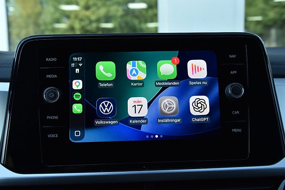 Volkswagen T-Roc 21 of 24