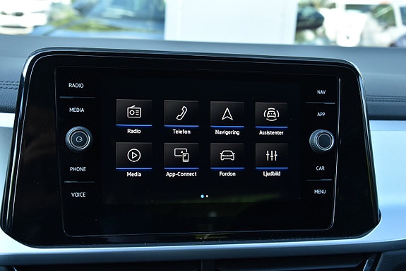 Volkswagen T-Roc 17 of 24