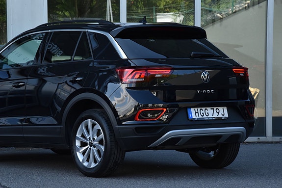 Volkswagen T-Roc 6 of 24