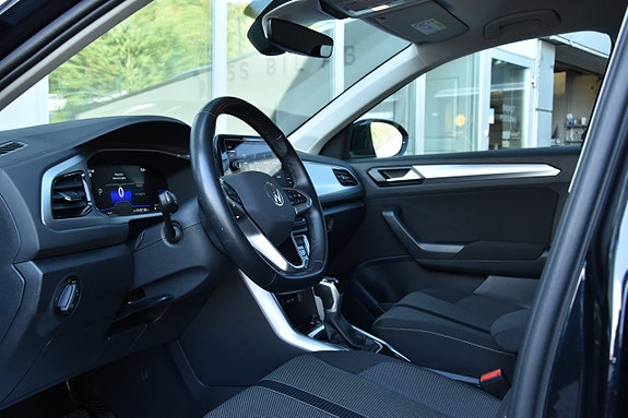 Volkswagen T-Roc 9 of 24