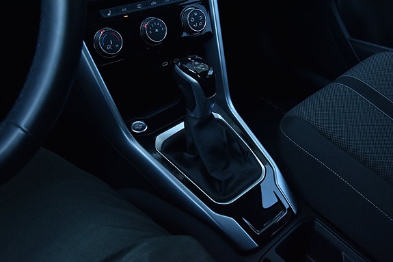 Volkswagen T-Roc 15 of 24