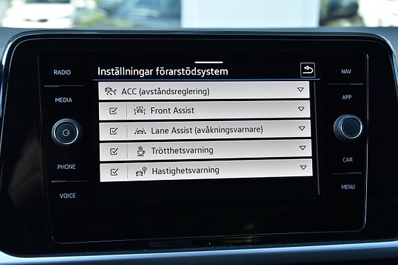 Volkswagen T-Roc 20 of 24