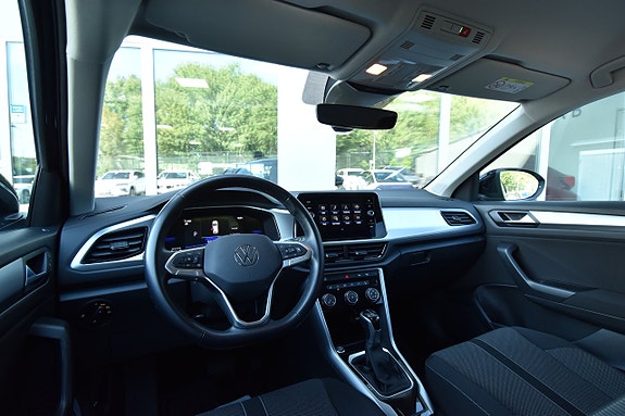 Volkswagen T-Roc 13 of 24