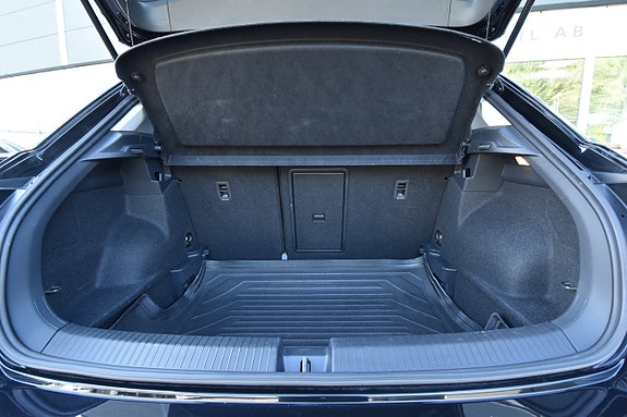 Volkswagen T-Roc 12 of 24