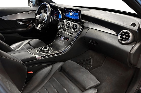 Mercedes-Benz C200 11 of 23
