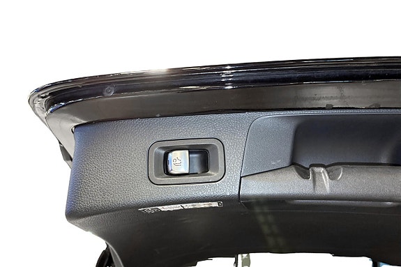 Mercedes-Benz C200 23 of 23
