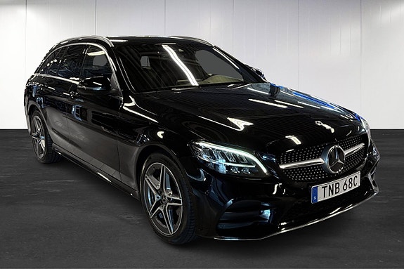 Mercedes-Benz C200 2 of 23