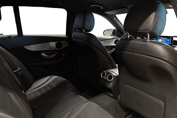 Mercedes-Benz C200 18 of 23