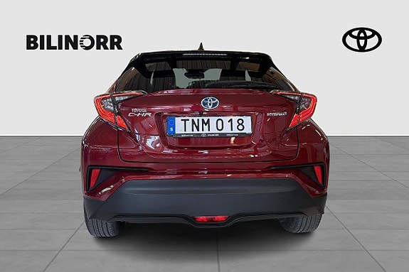 Toyota C-HR 4 of 11