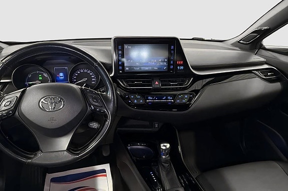Toyota C-HR 7 of 11