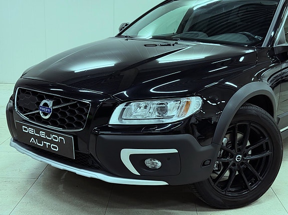 Volvo XC70 2 of 19