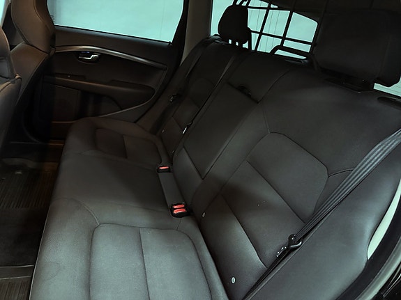 Volvo XC70 14 of 19