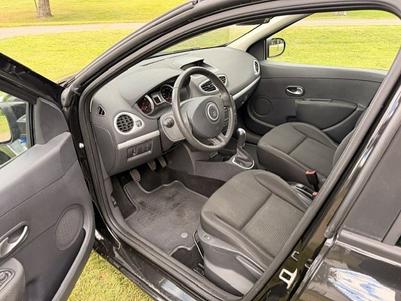 Renault Clio 4 of 8