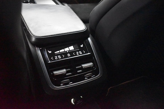 Volvo S90 16 of 27