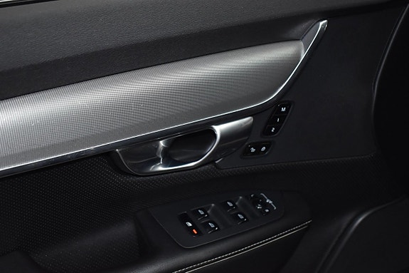 Volvo S90 18 of 27