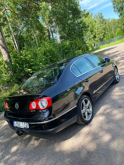 Volkswagen Passat 3 of 8