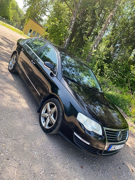 Volkswagen Passat 2 of 8