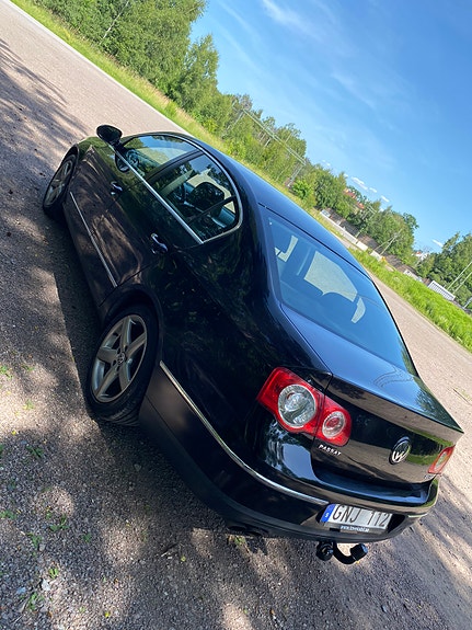 Volkswagen Passat 4 of 8